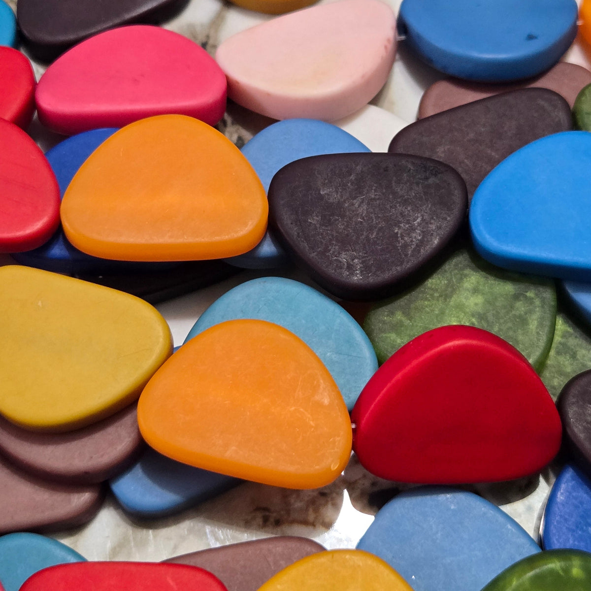 Mixed-color flat triangle resin beads, assorted red blue green and orange pieces
