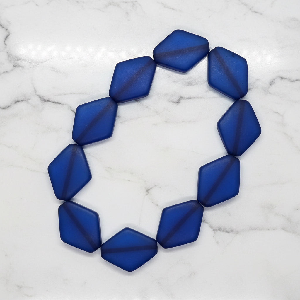 Diamond-shaped resin bead strand, deep blue, arranged in a circle
