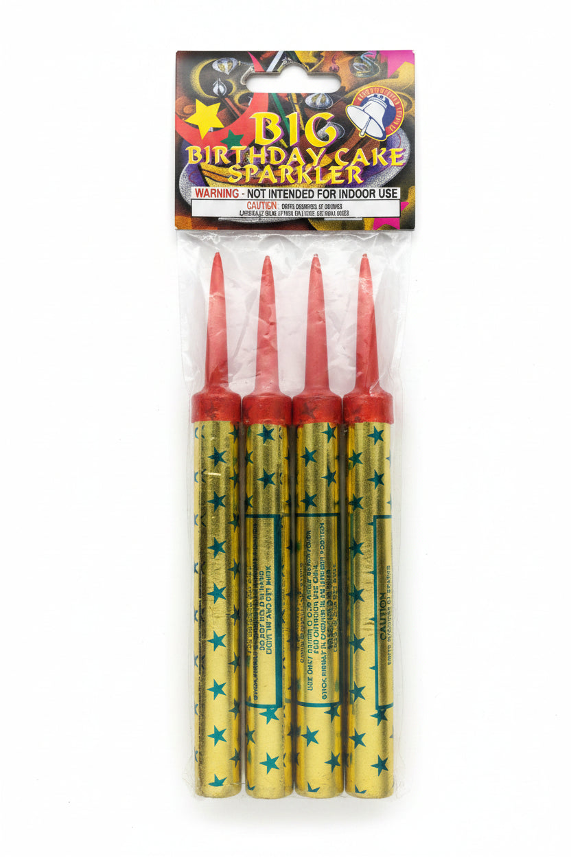 Pack of 4 birthday cake sparklers, gold-green tubes with star print and red tips